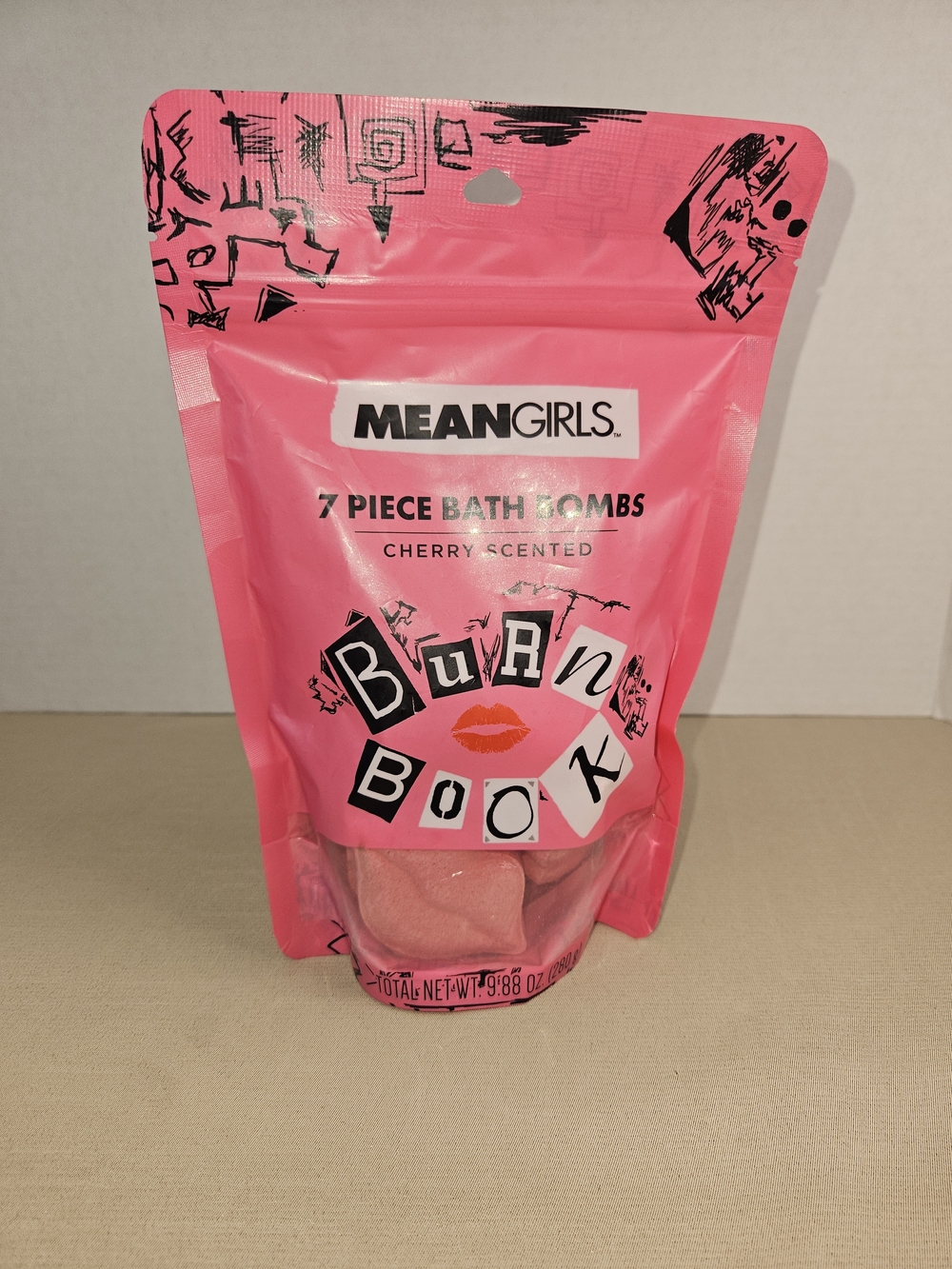 MEAN GIRLS Cherry Scented Pink Bath Bombs - 7 Piece